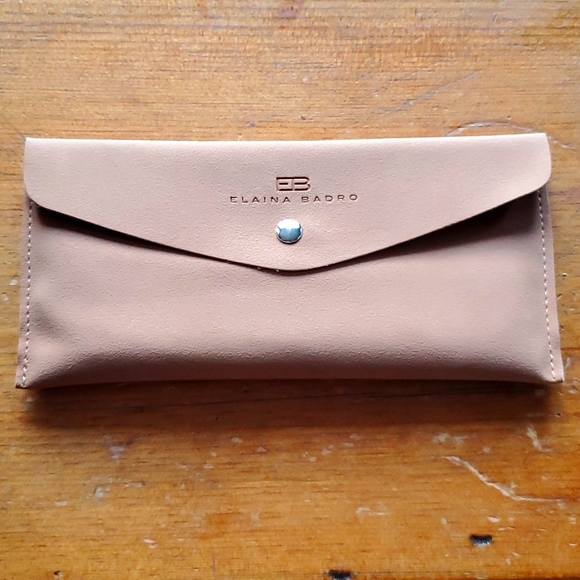 Elaina Badro makeup brush set - Picture 2 of 6